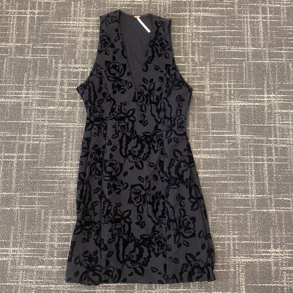 Free People Dresses & Skirts - LOW START 8/31! Free People Dress - Size SP
